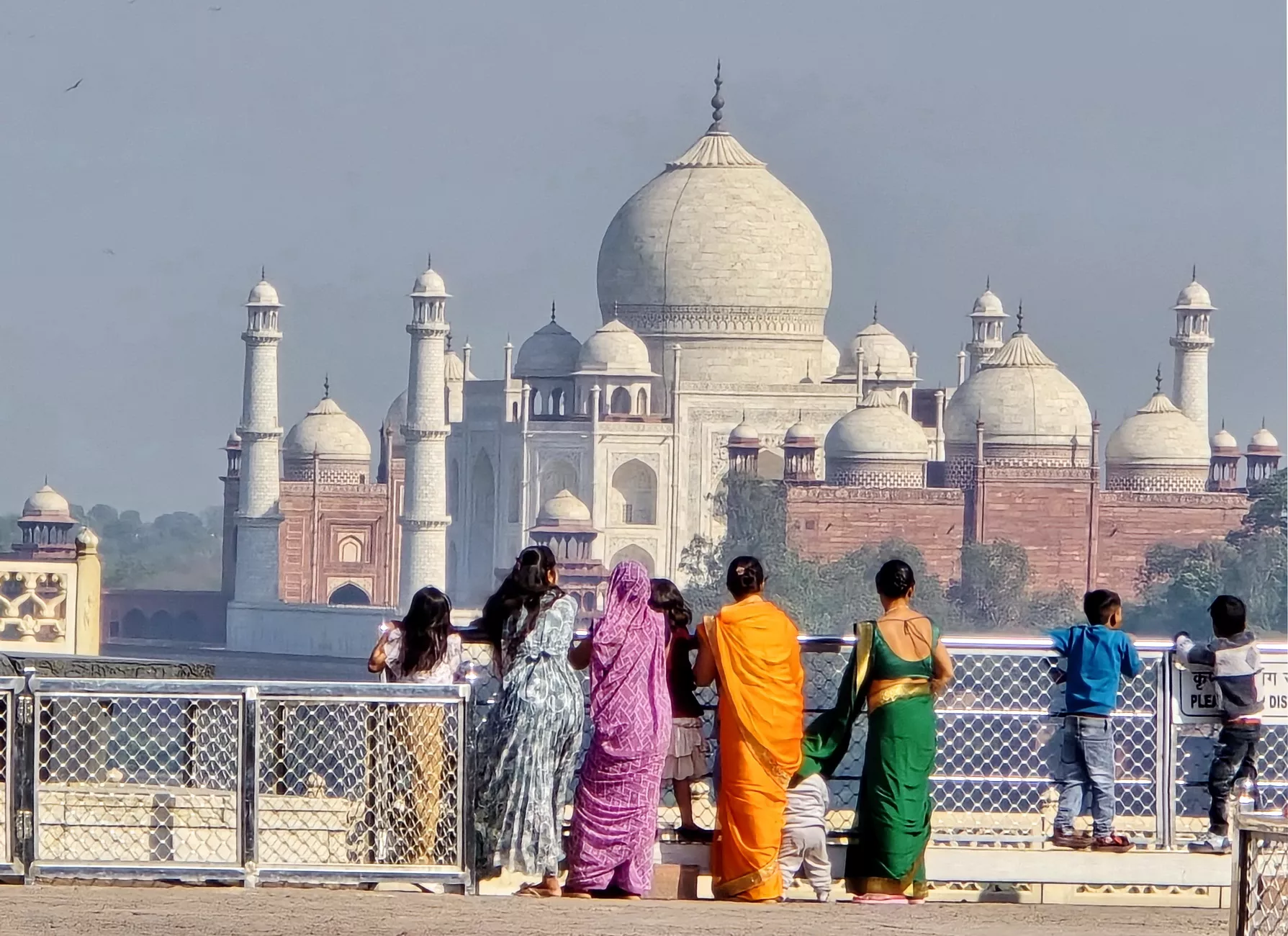 Taj_Mahal_Grand_View
